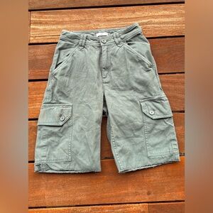 TNA Dayton shorts in dusty olive - size 00 
24”W
